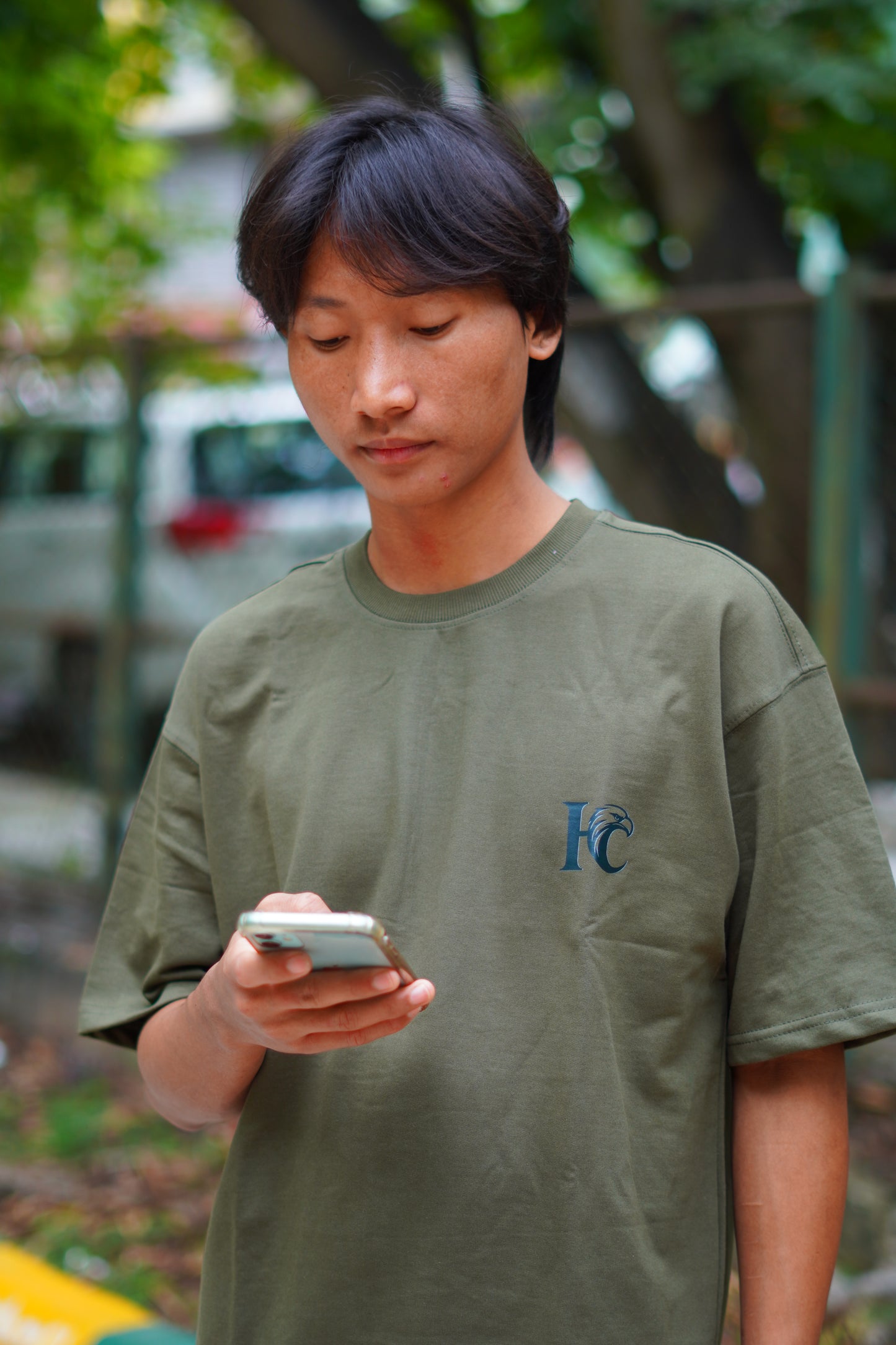 Haddu Men's Oversized T-Shirt – No Limits / No Boundaries Graphic on Premium Cotton, Olive Green Color